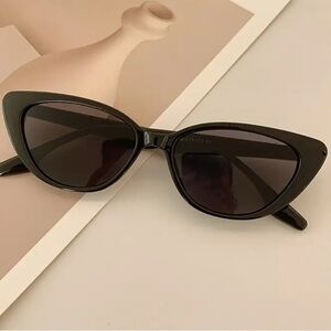 Black Rounded Cat Eye Sunglasses